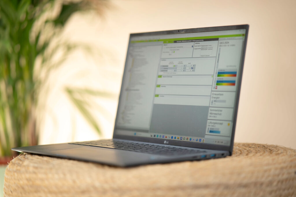 Nora-Neumann-Energieberatung-Notebook-Energieberatung-Leistungen